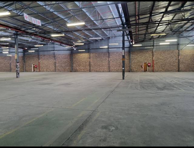 3,492M² WAREHOUSE TO LET IN ROCKY DRIFT
